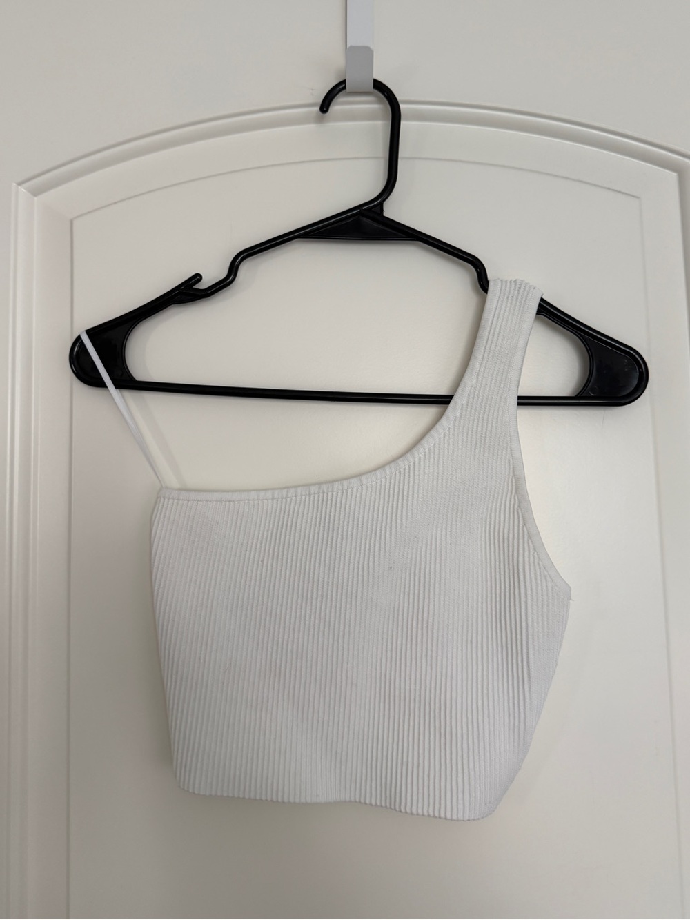 Babaton White Asymmetrical Ribbed Crop Top